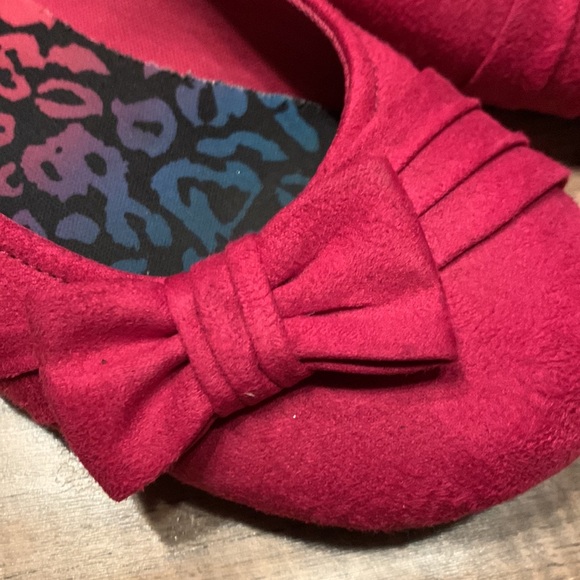 American Eagle hot pink flat shoes - Picture 5 of 10